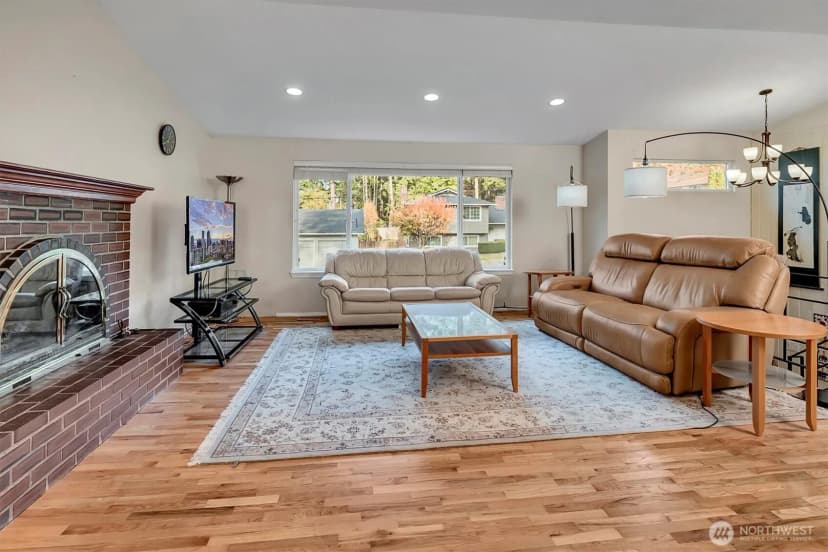 Property photo for 15035 Ne 16th Street, Bellevue photo 4