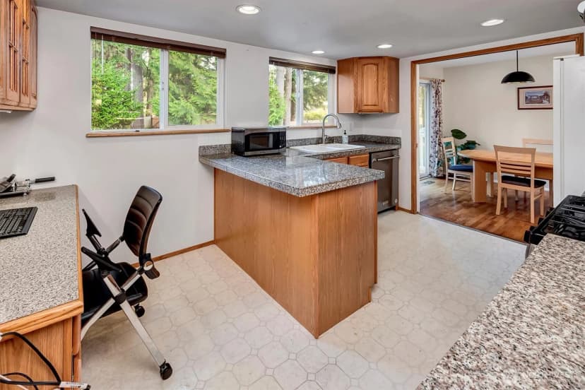 Property photo for 15035 Ne 16th Street, Bellevue photo 13