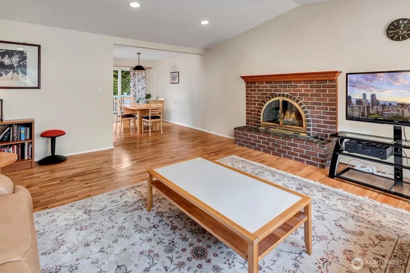 Property photo for 15035 Ne 16th Street, Bellevue photo 6