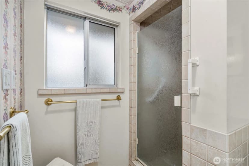 Property photo for 914 Alameda Ave, Fircrest photo 24