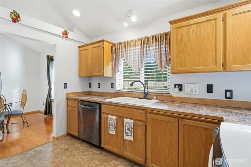 Property photo for 15715 44th Avenue Ct E, Tacoma photo 10