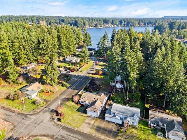 Property photo for 4100 Arbor Drive Se, Lacey photo 3
