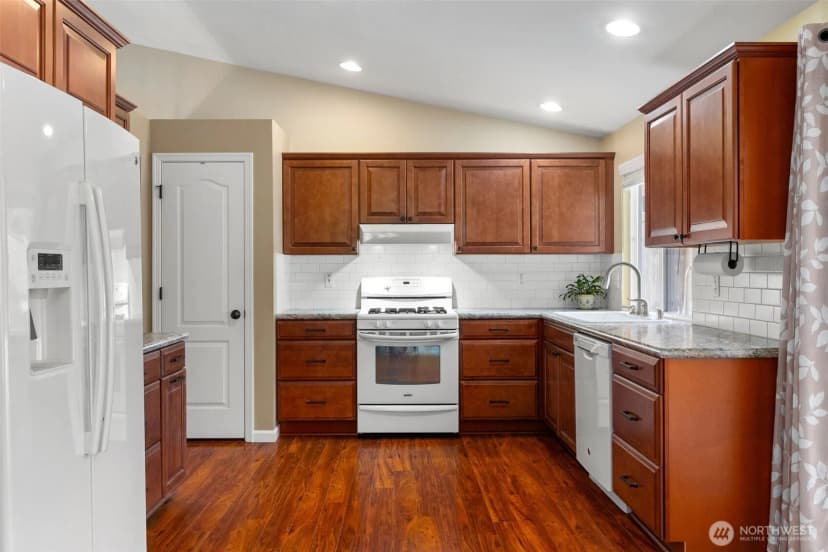 Property photo for 4100 Arbor Drive Se, Lacey photo 6