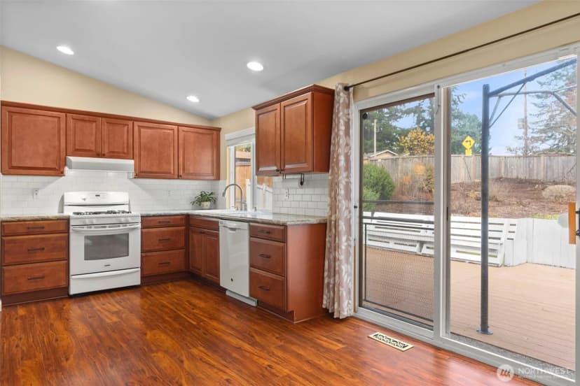 Property photo for 4100 Arbor Drive Se, Lacey photo 8