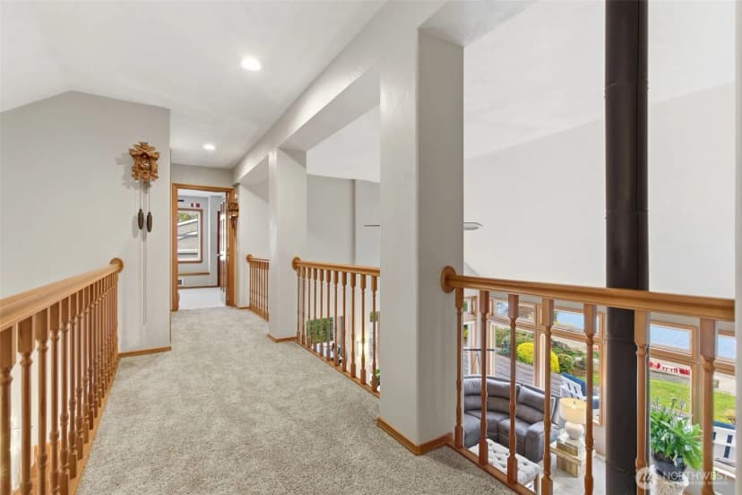 Property photo for 31 E Geist Point Court, Shelton photo 25