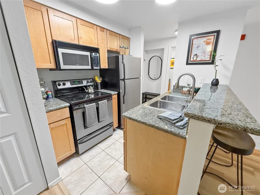 Property photo for 300 10th Avenue ##b-105, Seattle photo 17
