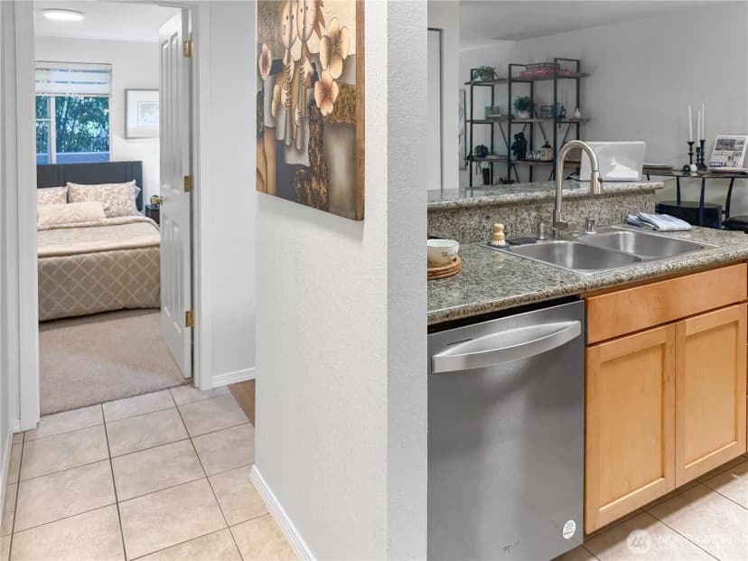 Property photo for 300 10th Avenue ##b-105, Seattle photo 5
