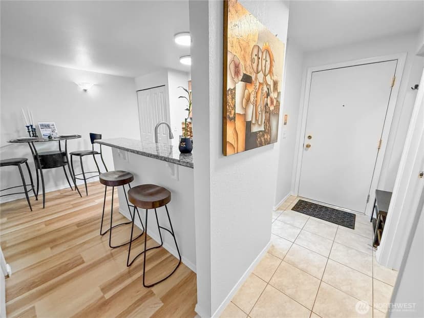 Property photo for 300 10th Avenue ##b-105, Seattle photo 14