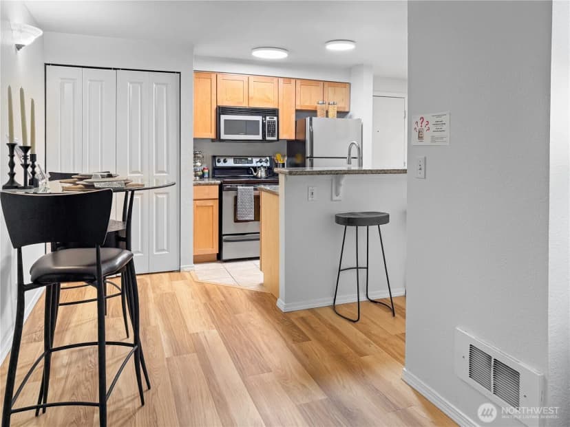 Property photo for 300 10th Avenue ##b-105, Seattle photo 15