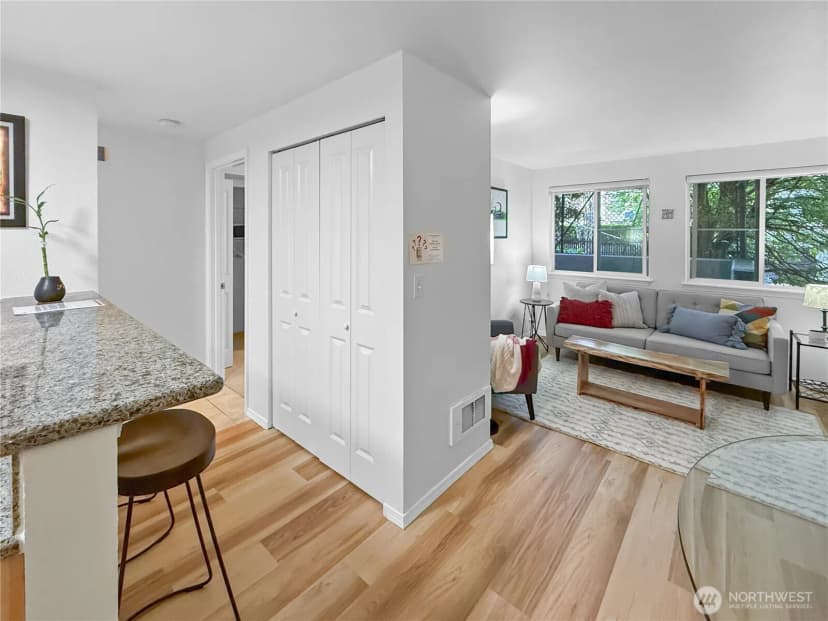Property photo for 300 10th Avenue ##b-105, Seattle photo 20