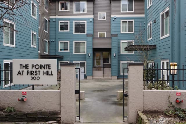 Property photo for 300 10th Avenue ##b-105, Seattle photo 2