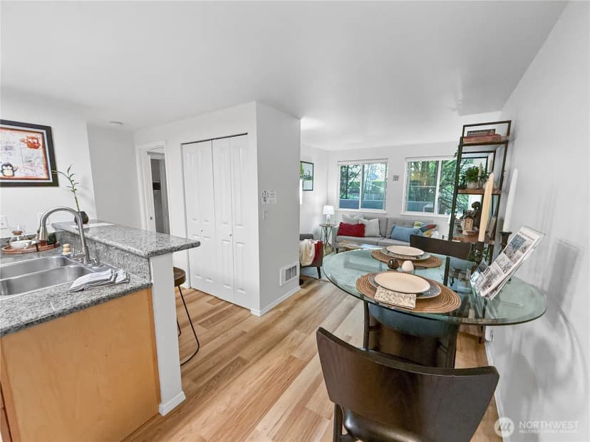 Property photo for 300 10th Avenue ##b-105, Seattle photo 24