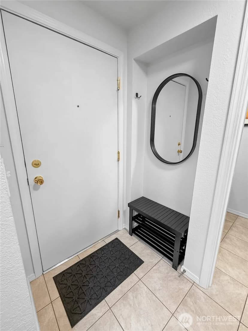 Property photo for 300 10th Avenue ##b-105, Seattle photo 6