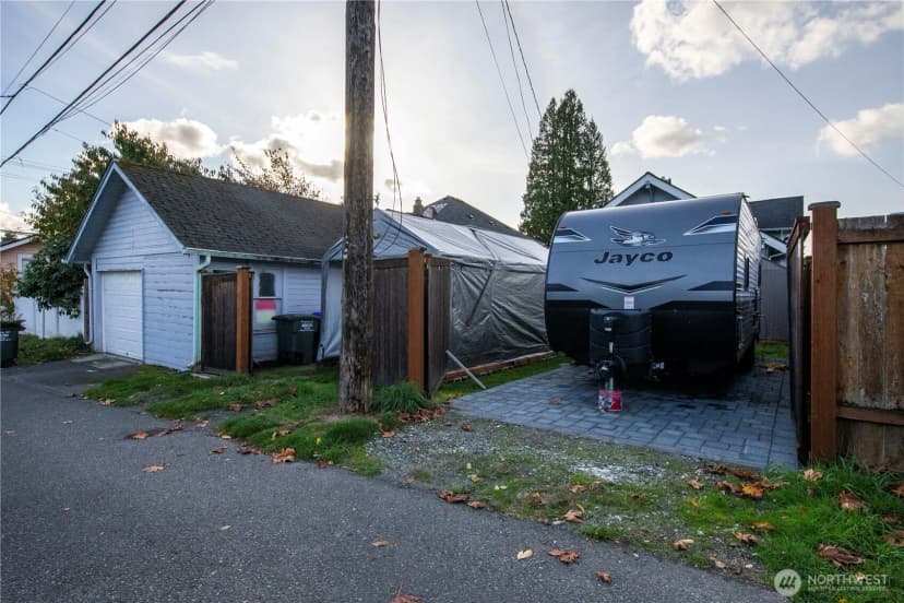Property photo for 3427 Oakes Avenue, Everett photo 8