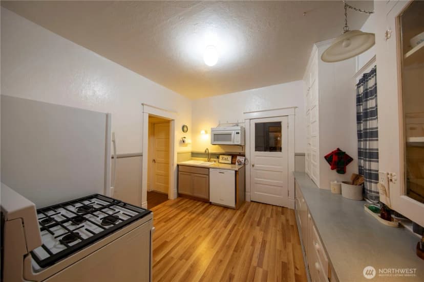Property photo for 3427 Oakes Avenue, Everett photo 15