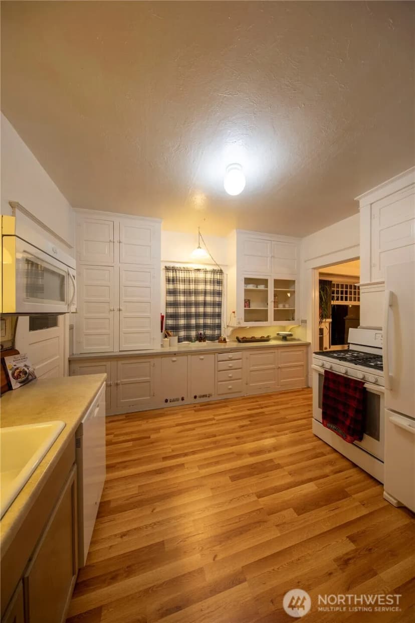 Property photo for 3427 Oakes Avenue, Everett photo 16