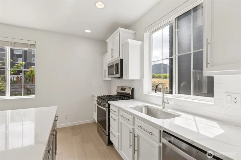 Property photo for 861 5th Place Ne, Issaquah photo 5