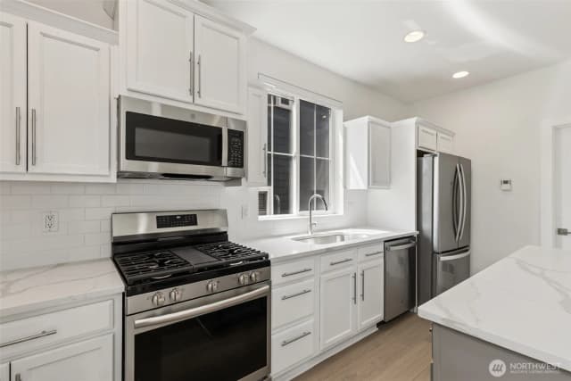 Property photo for 861 5th Place Ne, Issaquah photo 4