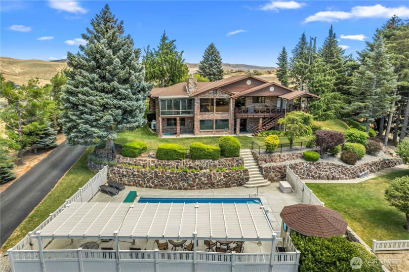 Property photo for 3822 School Street, Wenatchee photo 4