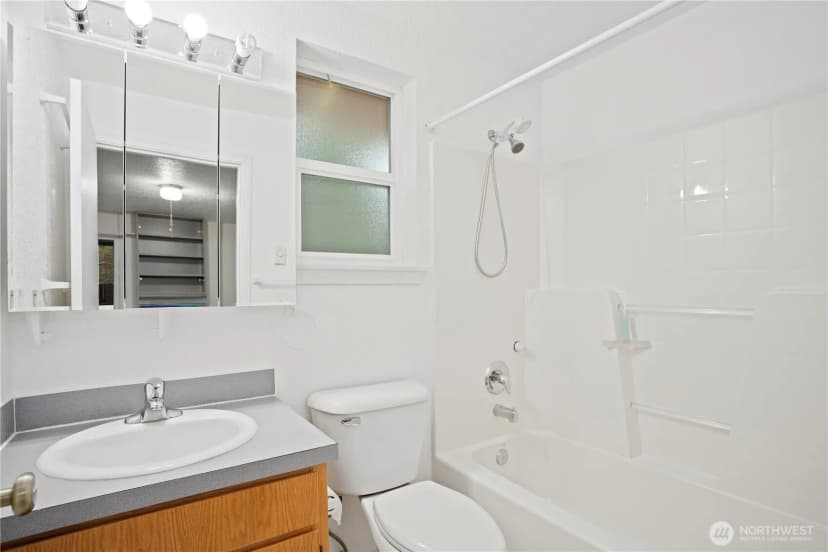 Property photo for 4334 Grand Avenue, Everett photo 13