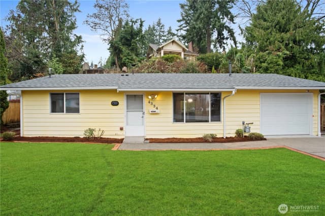 Property photo for 4334 Grand Avenue, Everett photo 3