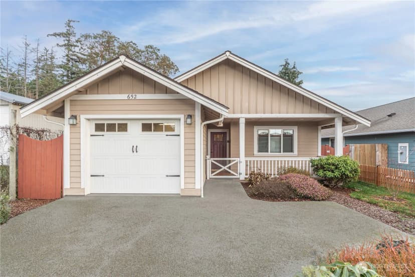 Property photo for 652 Mcpherson Street, Port Townsend