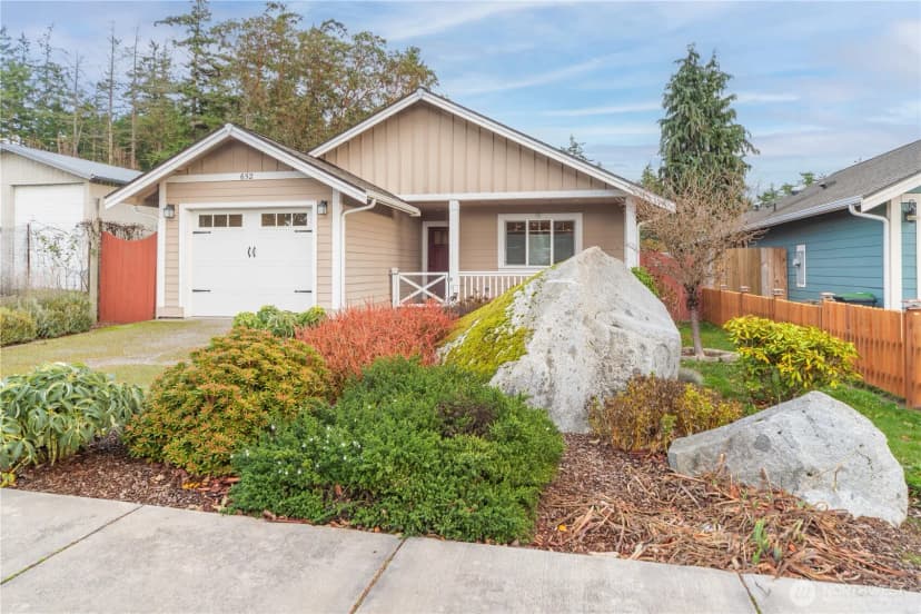 Property photo for 652 Mcpherson Street, Port Townsend photo 2