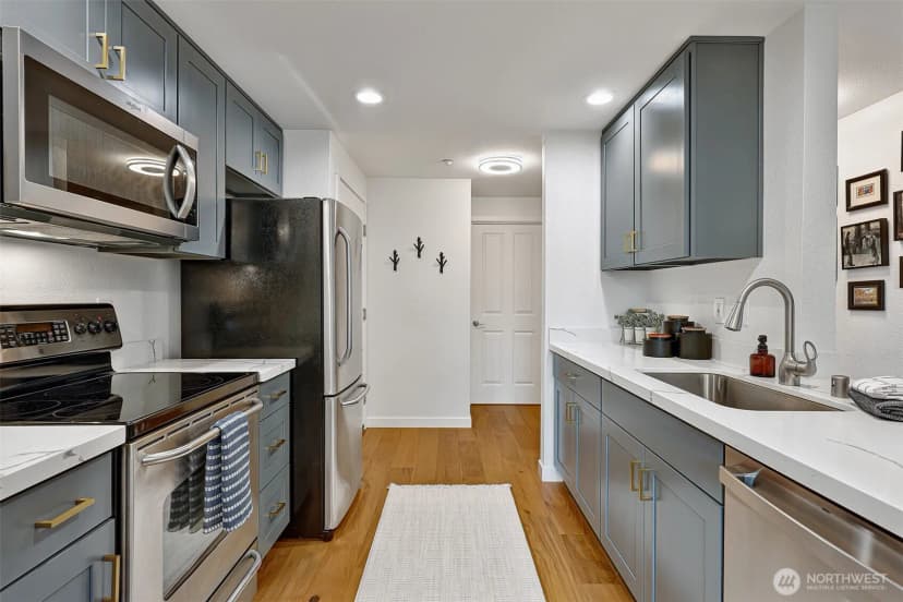 Property photo for 2512 E Madison Street #401, Seattle photo 17