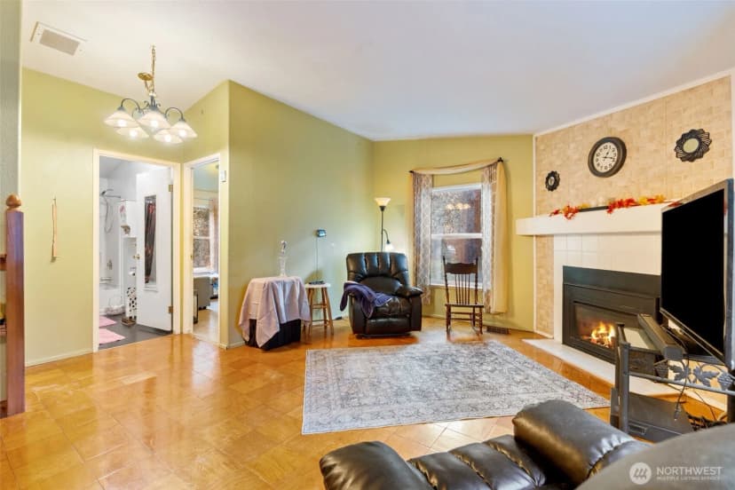 Property photo for 821 Tipsoo Loop S #a, Rainier photo 8