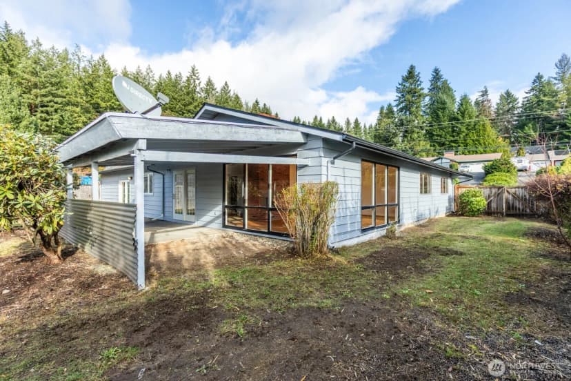 Property photo for 4435 Petersville Rd Ne, Bremerton photo 11