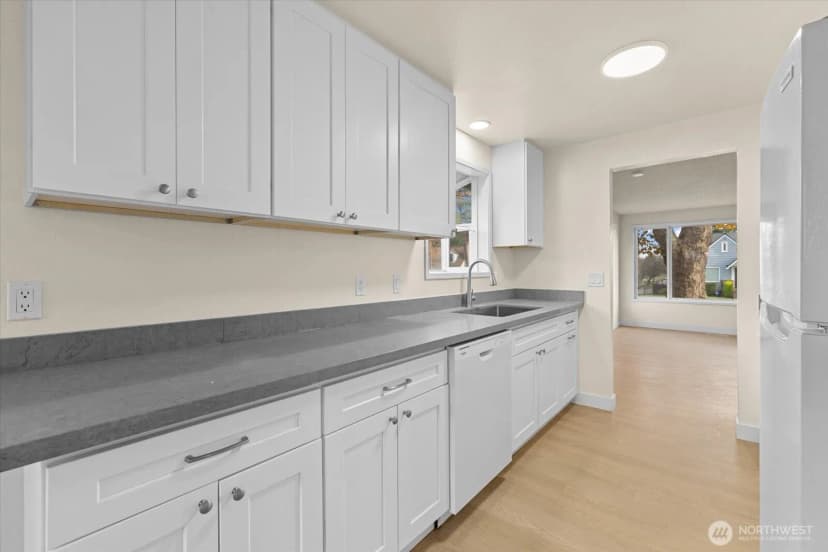 Property photo for 5402 Yakima Avenue, Tacoma photo 11