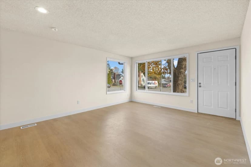 Property photo for 5402 Yakima Avenue, Tacoma photo 8
