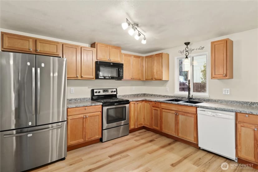 Property photo for 2926 Greenwood Court S, Puyallup photo 8