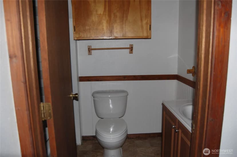 Property photo for 117 E Lake Street, Conconully photo 18