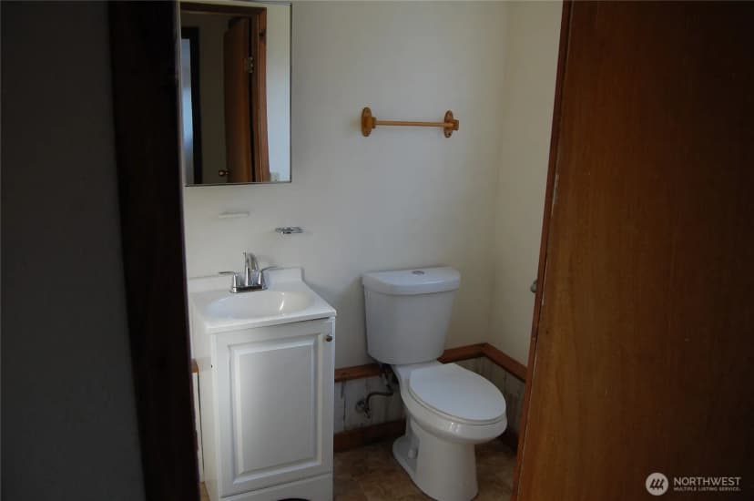 Property photo for 117 E Lake Street, Conconully photo 11