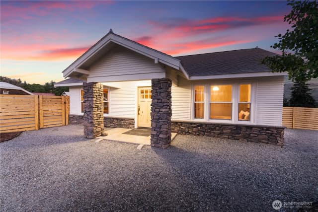 Property photo for 704 E Woodin Avenue, Chelan photo 2