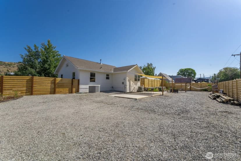 Property photo for 704 E Woodin Avenue, Chelan photo 38
