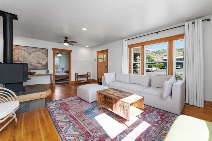 Property photo for 704 E Woodin Avenue, Chelan photo 9