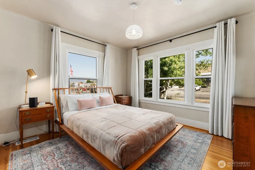 Property photo for 704 E Woodin Avenue, Chelan photo 13