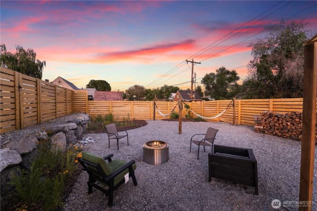 Property photo for 704 E Woodin Avenue, Chelan photo 3