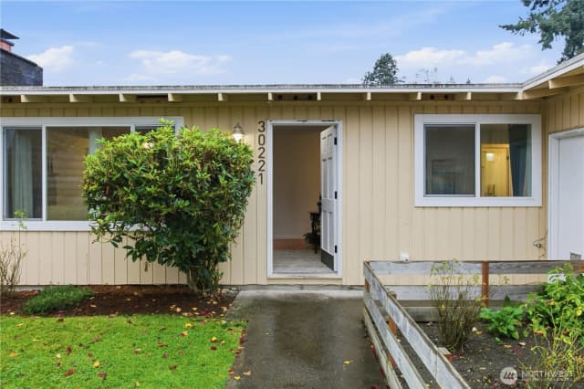 Property photo for 30221 5th Avenue S, Federal Way photo 3