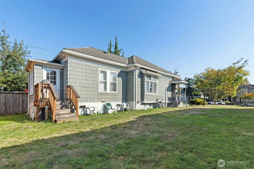 Property photo for 1926 Colby Avenue, Everett photo 16