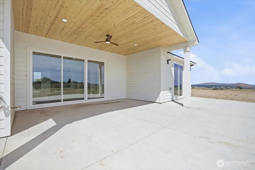 Property photo for 29183 Mammoth Dr, Kennewick photo 29