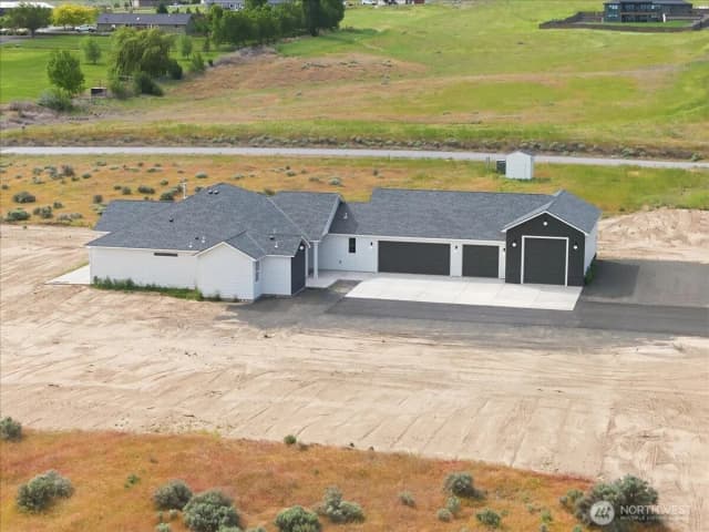 Property photo for 29183 Mammoth Dr, Kennewick