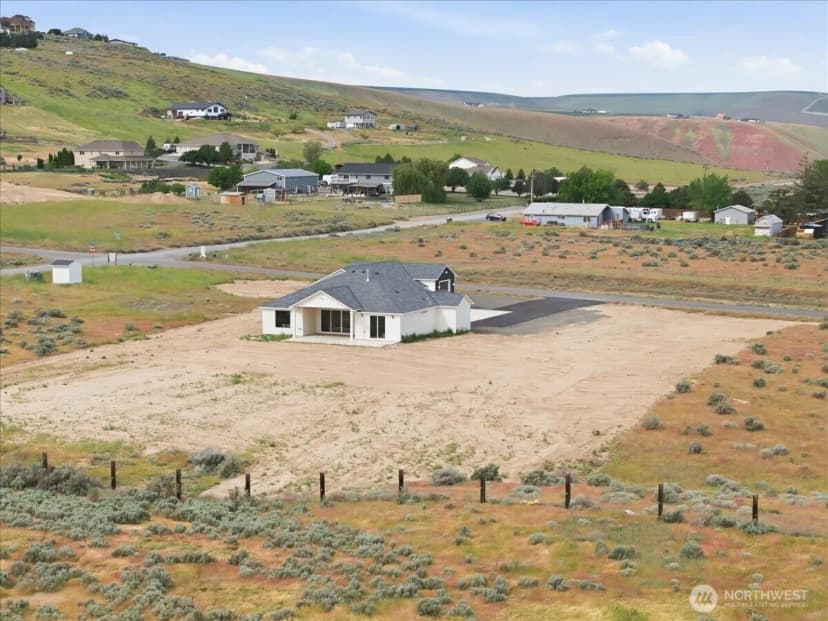 Property photo for 29183 Mammoth Dr, Kennewick photo 32