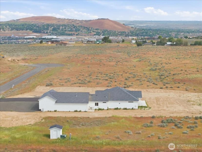 Property photo for 29183 Mammoth Dr, Kennewick photo 33
