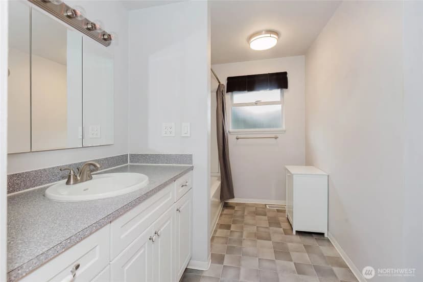 Property photo for 3804 Harbel Drive Ne, Bremerton photo 16