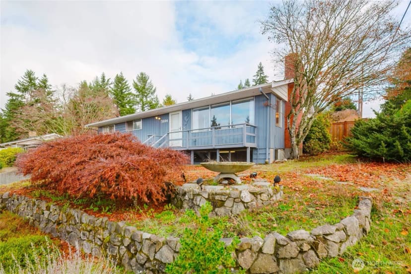 Property photo for 3804 Harbel Drive Ne, Bremerton photo 2