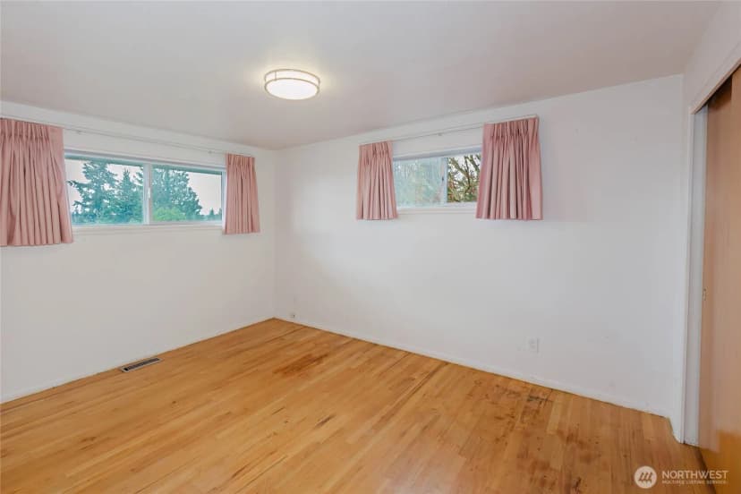 Property photo for 3804 Harbel Drive Ne, Bremerton photo 20
