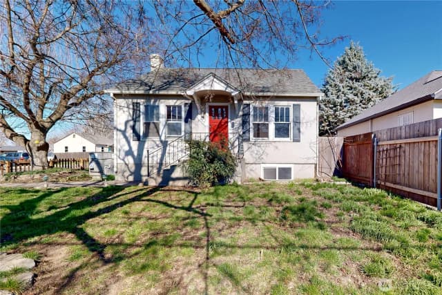 Property photo for 405 Se 8th Street, College Place